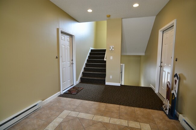 Building Photo - 12368 Bridgeview Dr N