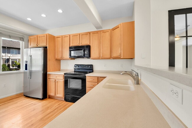 Building Photo - $2,345.95 - HALF OFF First Month's Rent - 2 Beds, 2 Baths, Condo in Littleton with Fireplace and ...