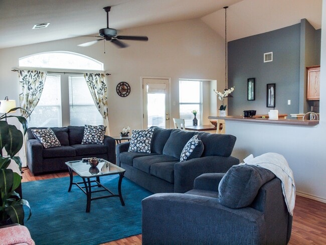 Foto del edificio - 17300 Zola Ln