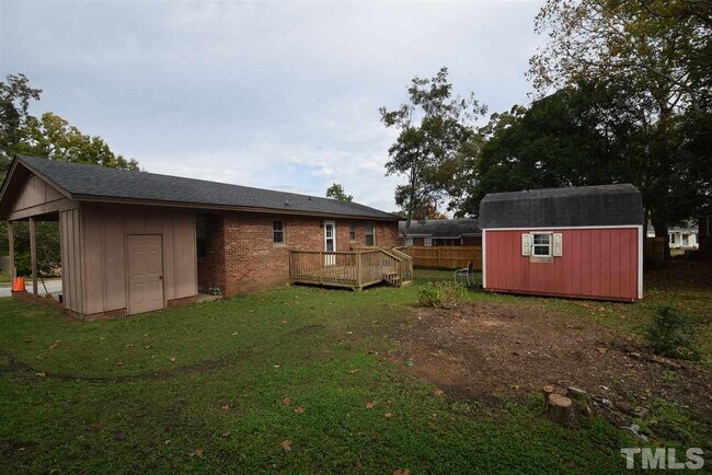 Foto del edificio - 213 S Ellington St