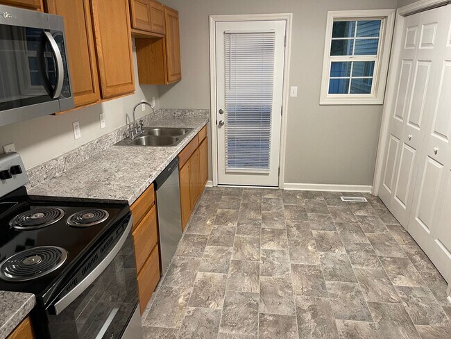 Foto del edificio - Renovated 2 bedroom home for rent Near Downtown Clarksville!