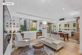 Building Photo - 275 W 96th St