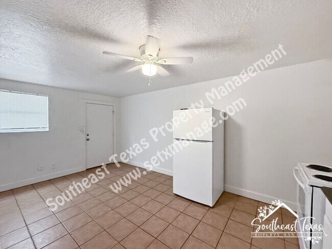 Foto del edificio - 615 Adams St