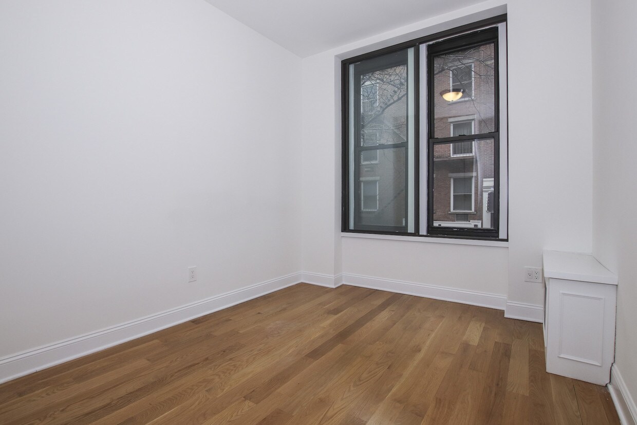 119 Sullivan St, New York, NY 10012 119 Sullivan St New York, NY