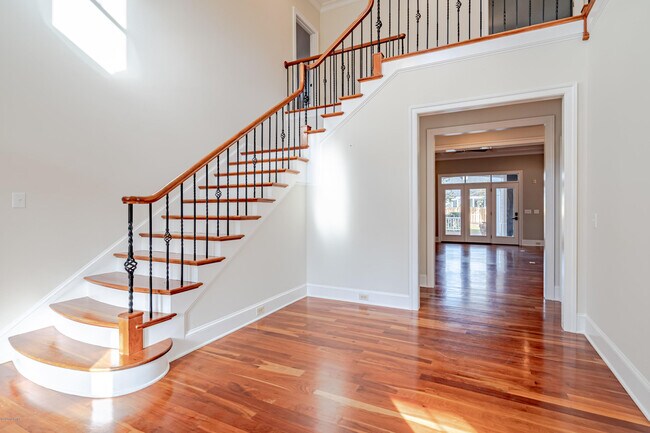 Building Photo - 7313 Fisherman Creek Dr
