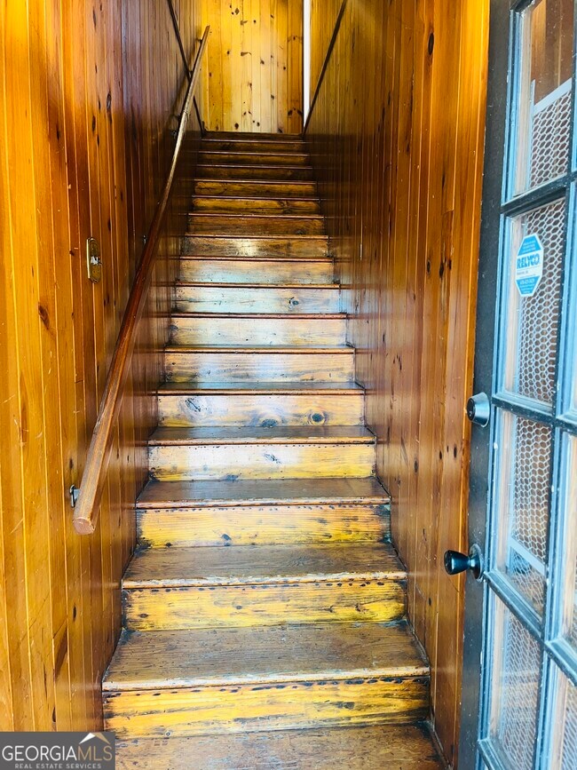 Foto del edificio - 406 E Main St