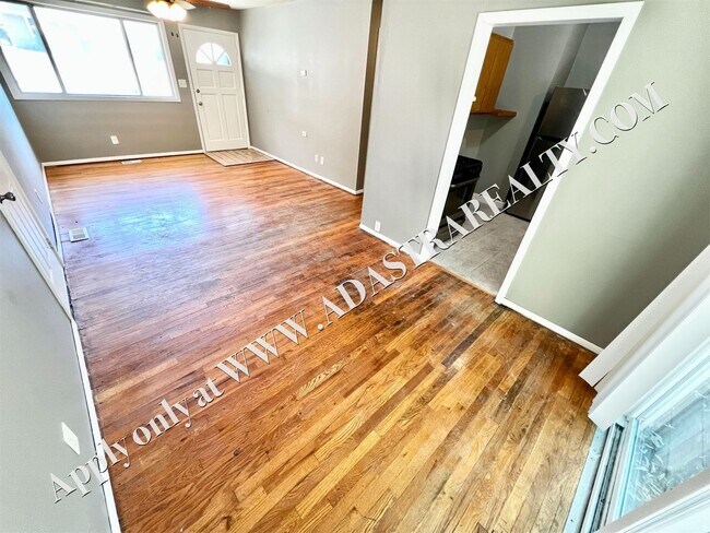 Building Photo - Very Nice 3 bedroom Home in Kansas City, MO-Available in FEBRUARY!!
