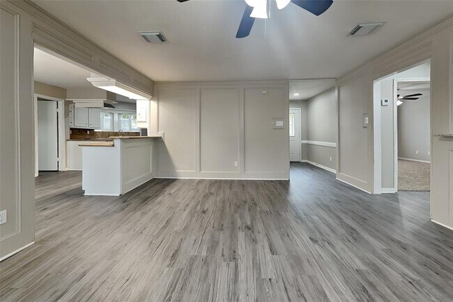 Foto del edificio - 11942 Hillbrook Dr