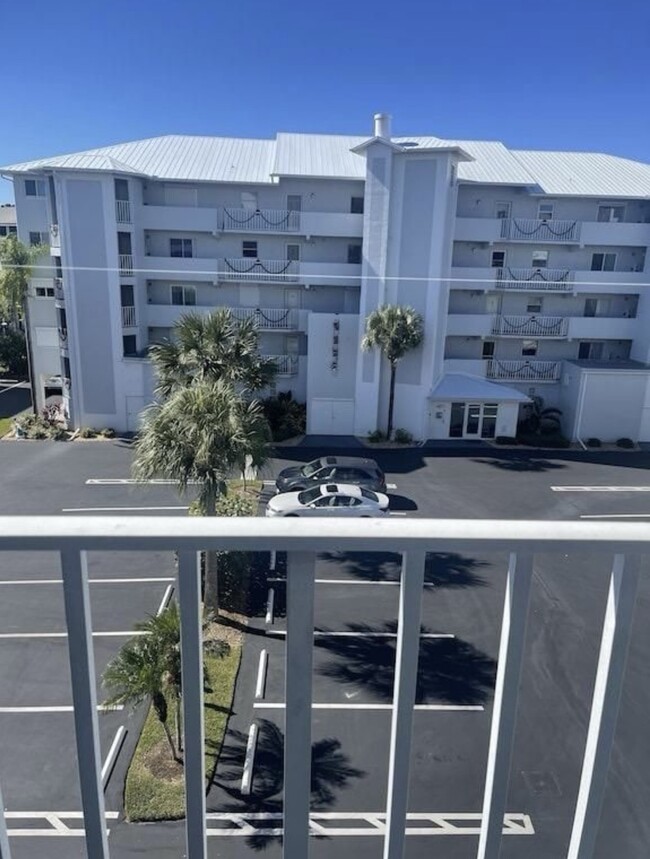 Building Photo - 4531 Bay Beach Ln