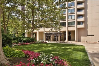 Building Photo - 65 E India Row