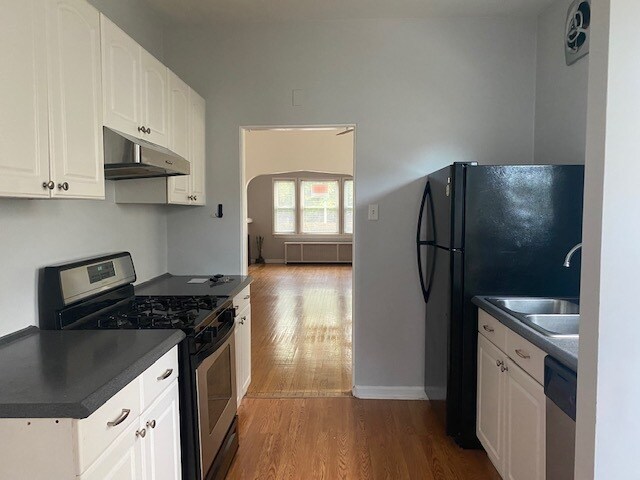 Kitchen - 325 Home Ave