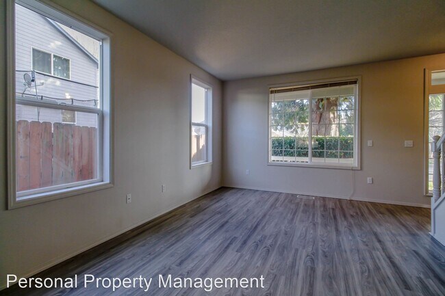 Foto del edificio - 1075 Sunset Ridge Dr