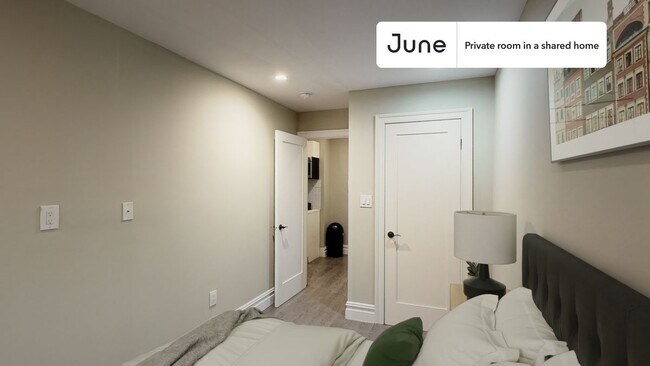 Foto del edificio - Room in Shared 3 bed/1 bath home