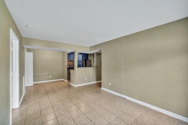 Building Photo - 770 Memorial Mews St