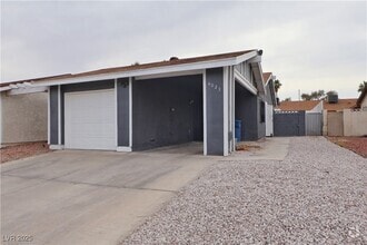 Building Photo - 4023 Cll Del Sol