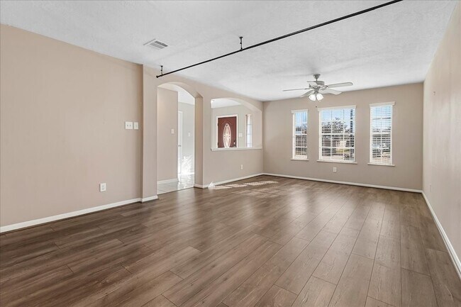 Foto del edificio - 16218 Bunker Ridge Rd