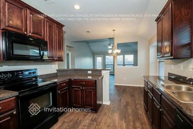 Foto del edificio - 413 Windridge Dr