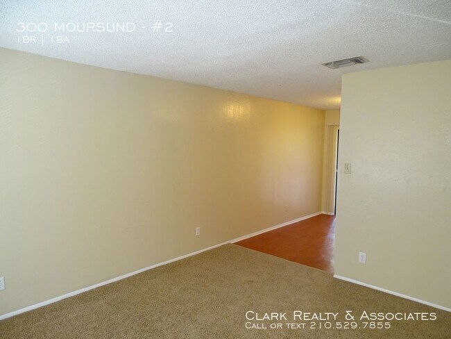 Building Photo - 300 Moursund Blvd. #2, San Antonio, TX. 78221