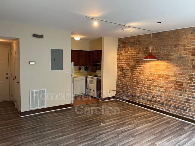 Foto del edificio - 801 W McGee St