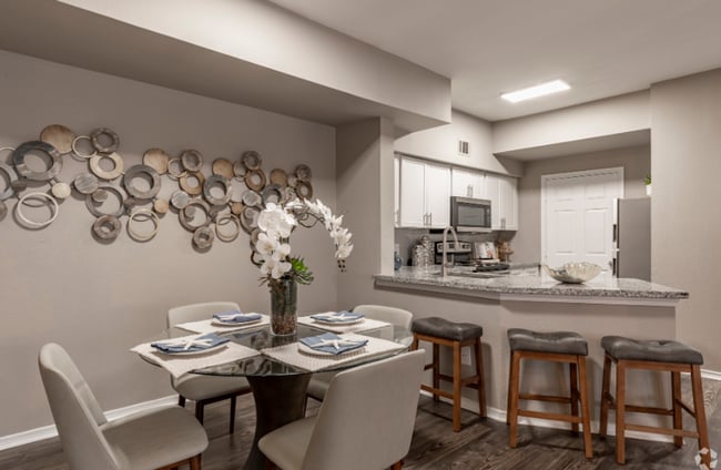 Interior Photo - Harbor House on Saratoga