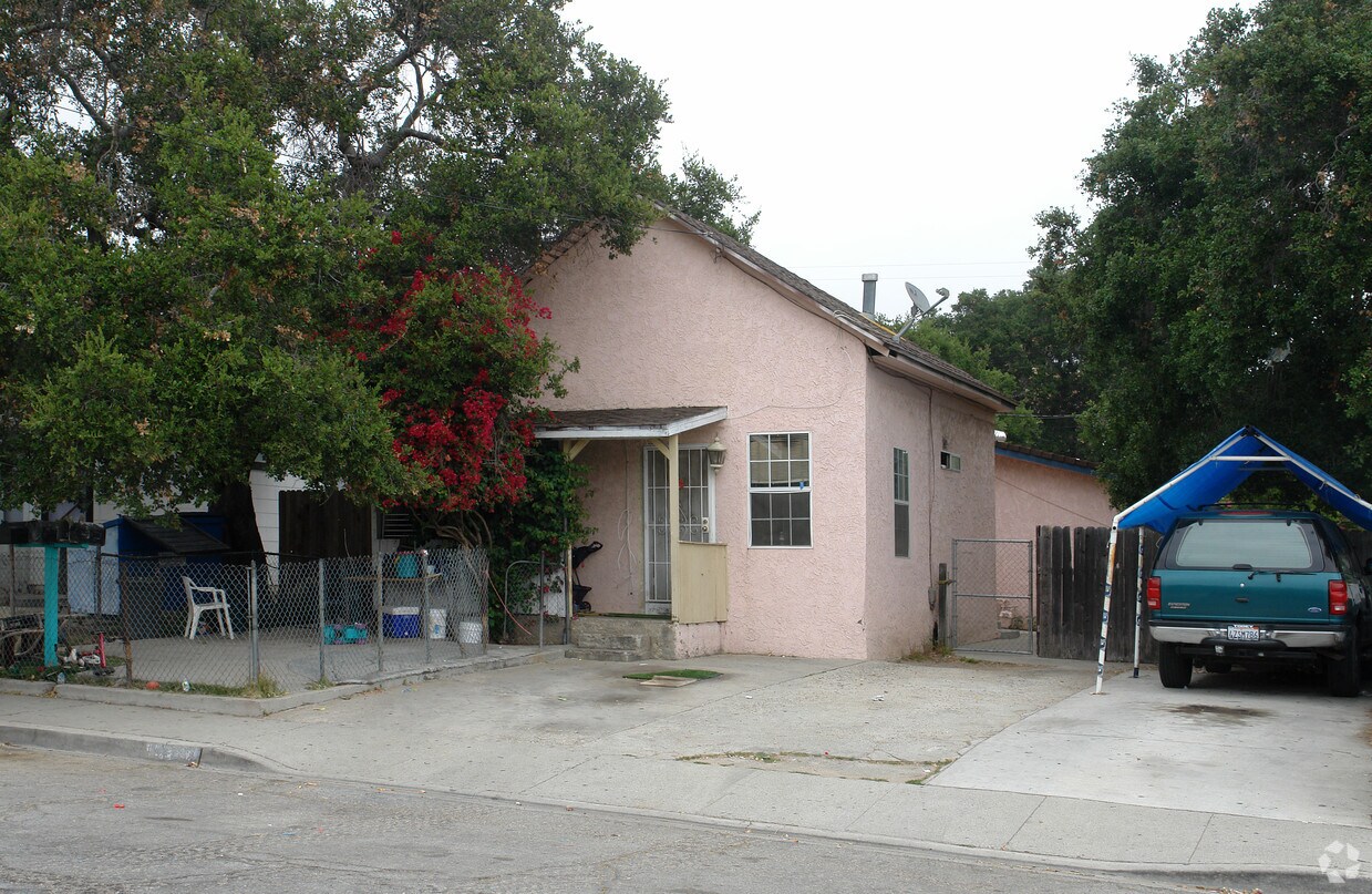Primary Photo - 531 Sycamore St