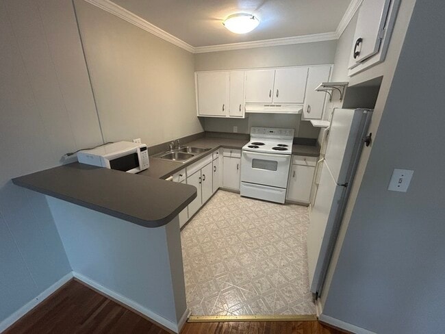 Building Photo - 2020 Beech Ave