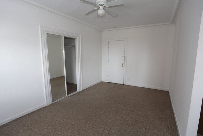 Building Photo - 444 W Saint James Pl
