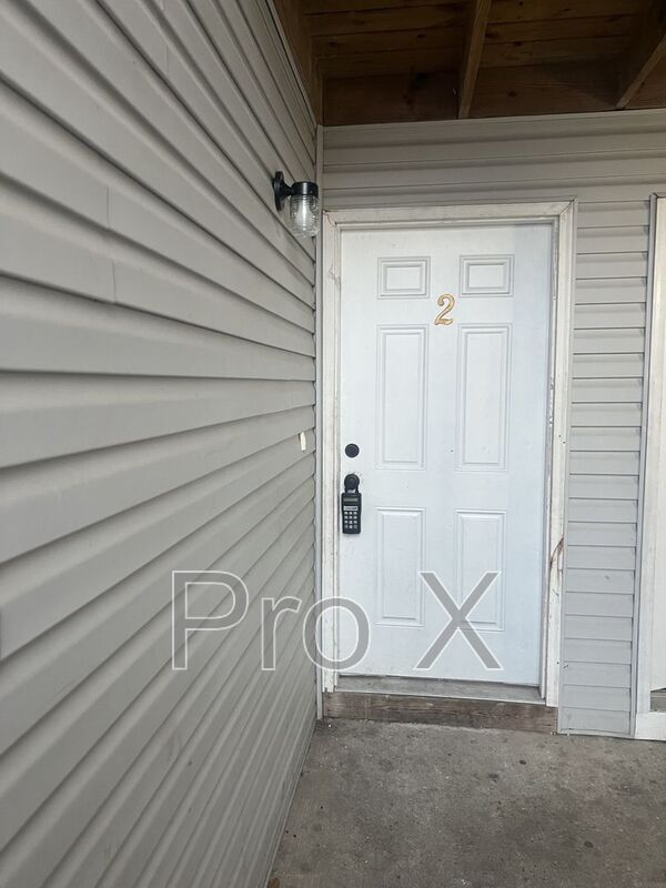 Foto del edificio - *OR 2216 E 8th St 1-4