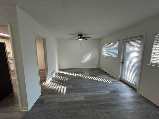 Foto del edificio - 4274 Cedar Ridge Trail