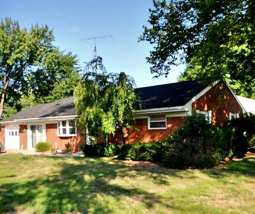 820 Lamonde Dr, Maumee, OH 43537 House Rental in Maumee, OH