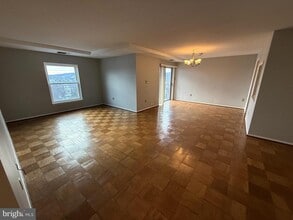 Building Photo - 1375 Pershing Blvd