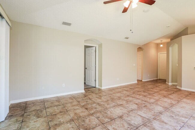 Foto del edificio - 5549 Oak Crossing Dr