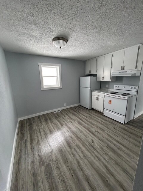 Foto del edificio - 410 W Lyon Ave