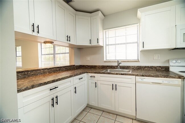 Building Photo - 5254 Treetops Dr