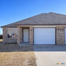 Building Photo - 506 Primrose Dr