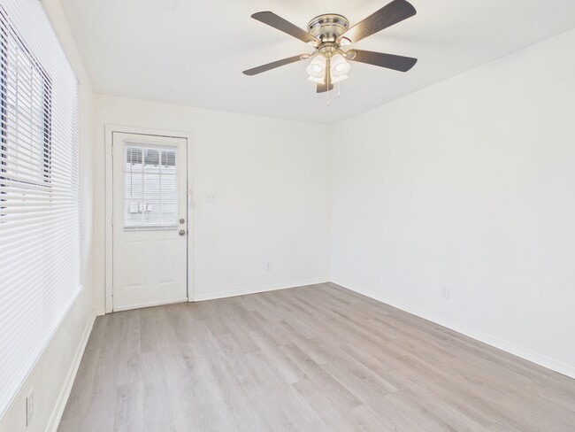 Foto del edificio - 1209 SW 20th Ave