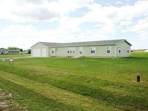 Building Photo - 3831 Plains Dr