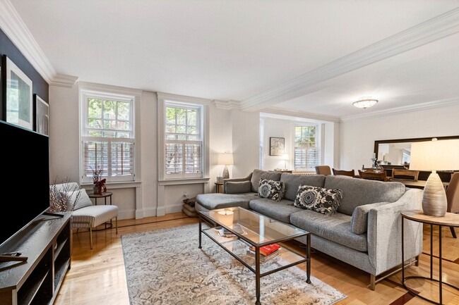 Building Photo - 137 Marlborough St