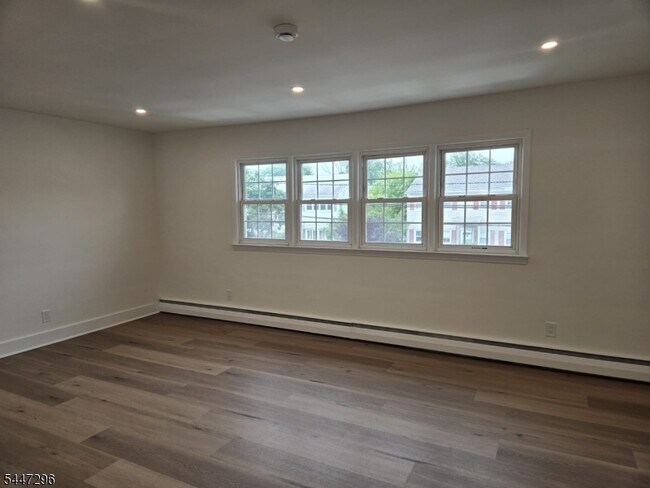Foto del edificio - 832 Dewey St