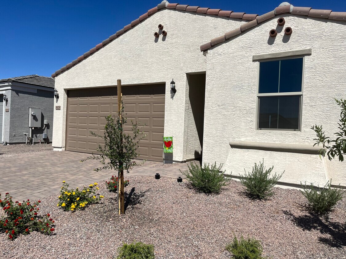 Foto principal - 18078 W Amber Ridge Way