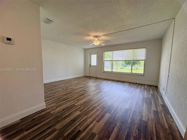Foto del edificio - 140 NW 27th St