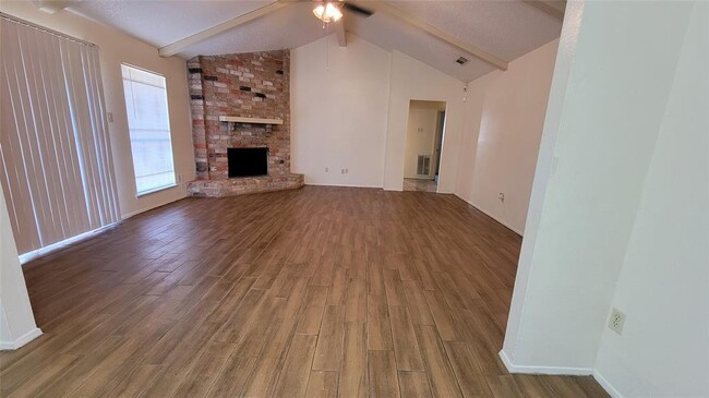 Building Photo - 8750 Parkway Forest Dr