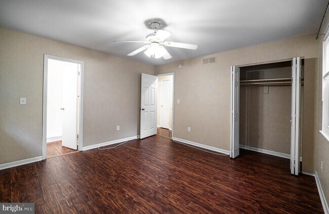 Building Photo - 1604 Severn Run Ct