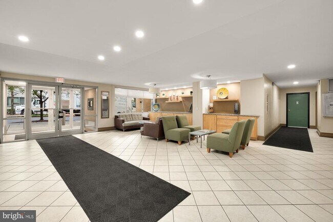 Foto del edificio - 2401 H St NW