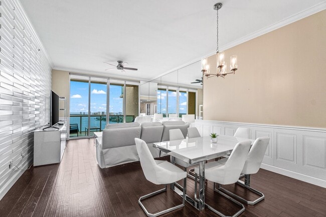 Foto del edificio - 2650 Lake Shore Dr
