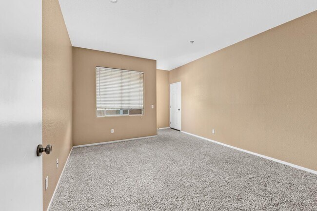 Building Photo - 3251 Dehesa Rd