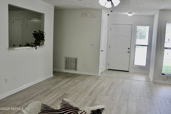Building Photo - 12627 Enchanted Hollow Dr