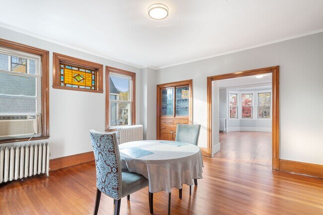 Building Photo - 39 Melville Ave