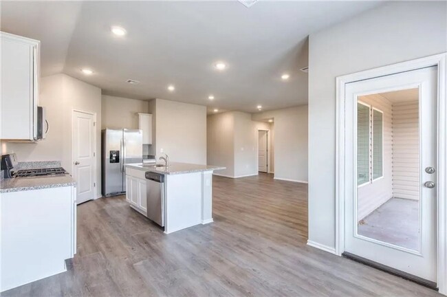 Foto del edificio - Be the first to lease this BRAND NEW HOME ...