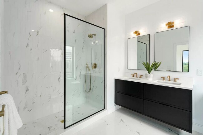 Foto del edificio - Parking Included + Amenities + 1.5 Month F...